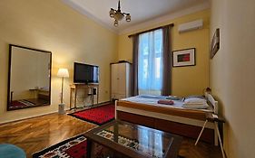 Cricket Park Hostel